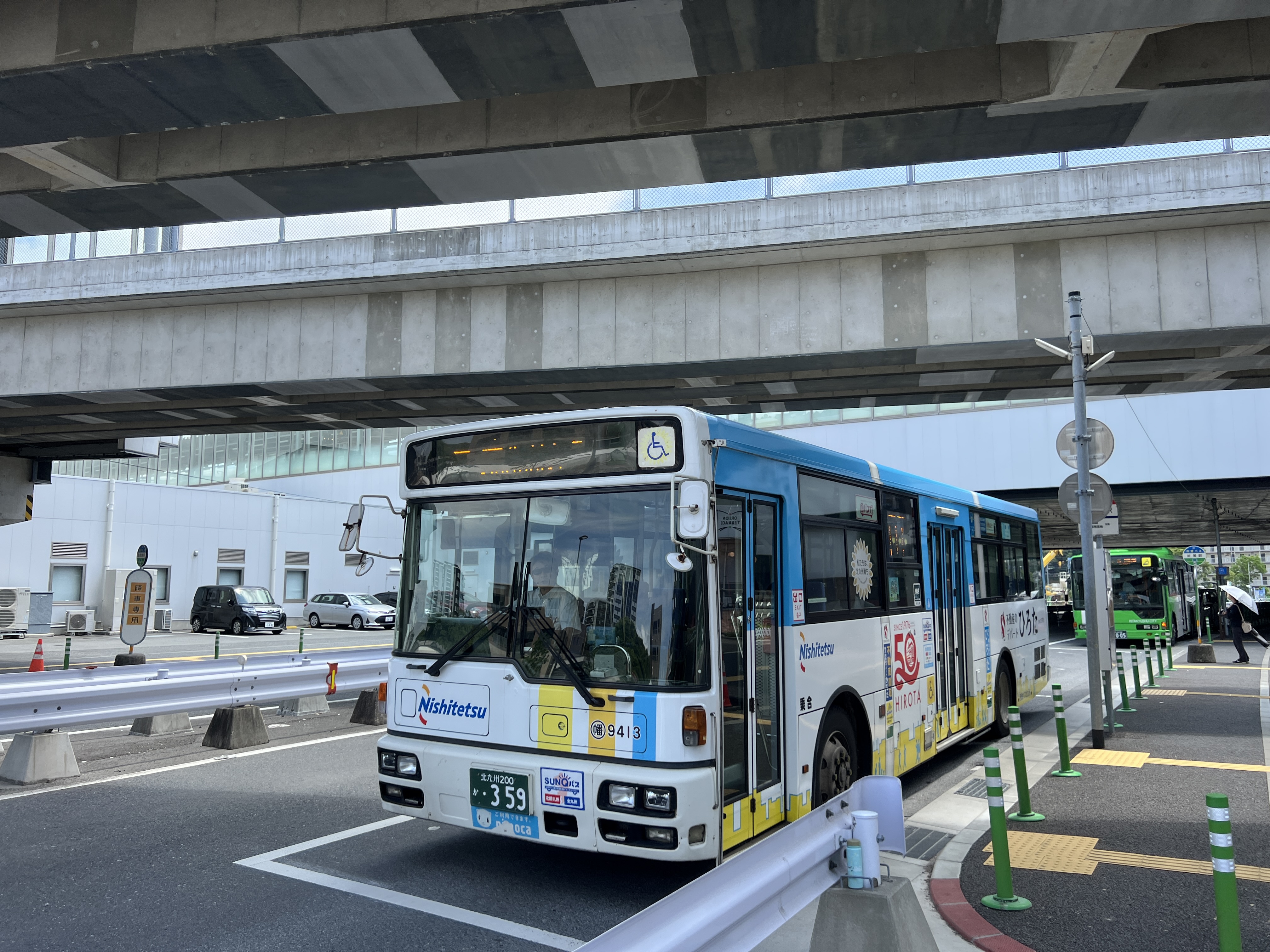 50周年記念ラッピングバス 写真1
